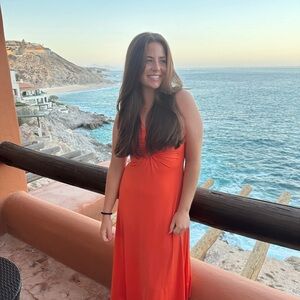 Meet your Posher, Ava